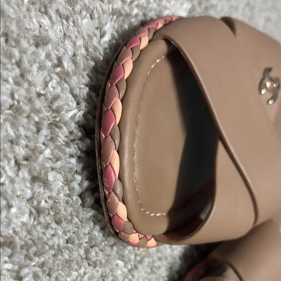Chanel Tan Cross-Strap Sandals with Minimalist Design - Picture 7 of 10